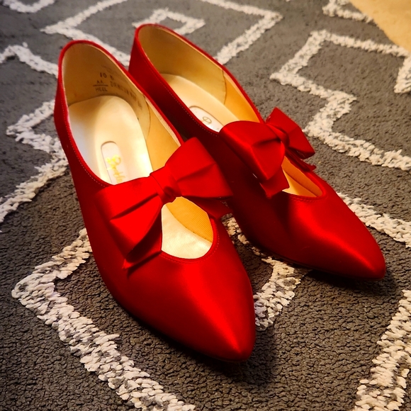 'Ruby Red Slipper' Vibes! - Picture 1 of 6